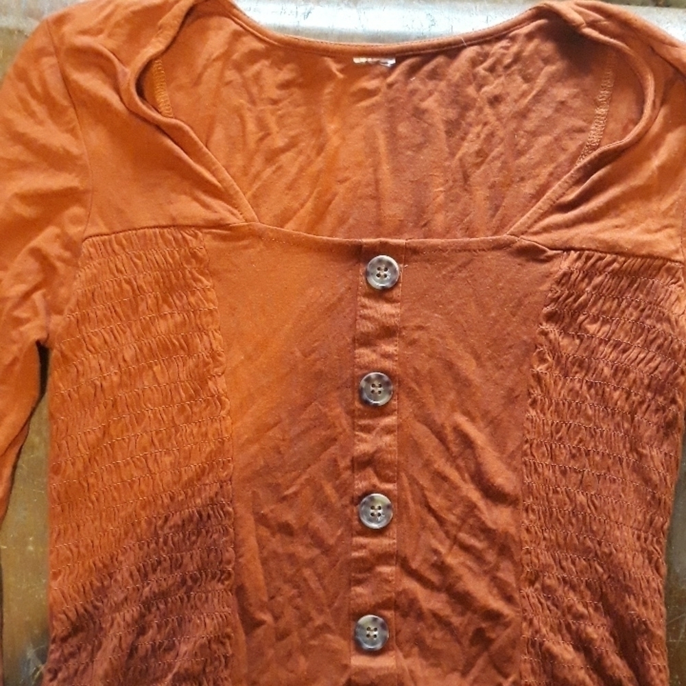 Long sleeve shirt tag has been cut out 5/$25